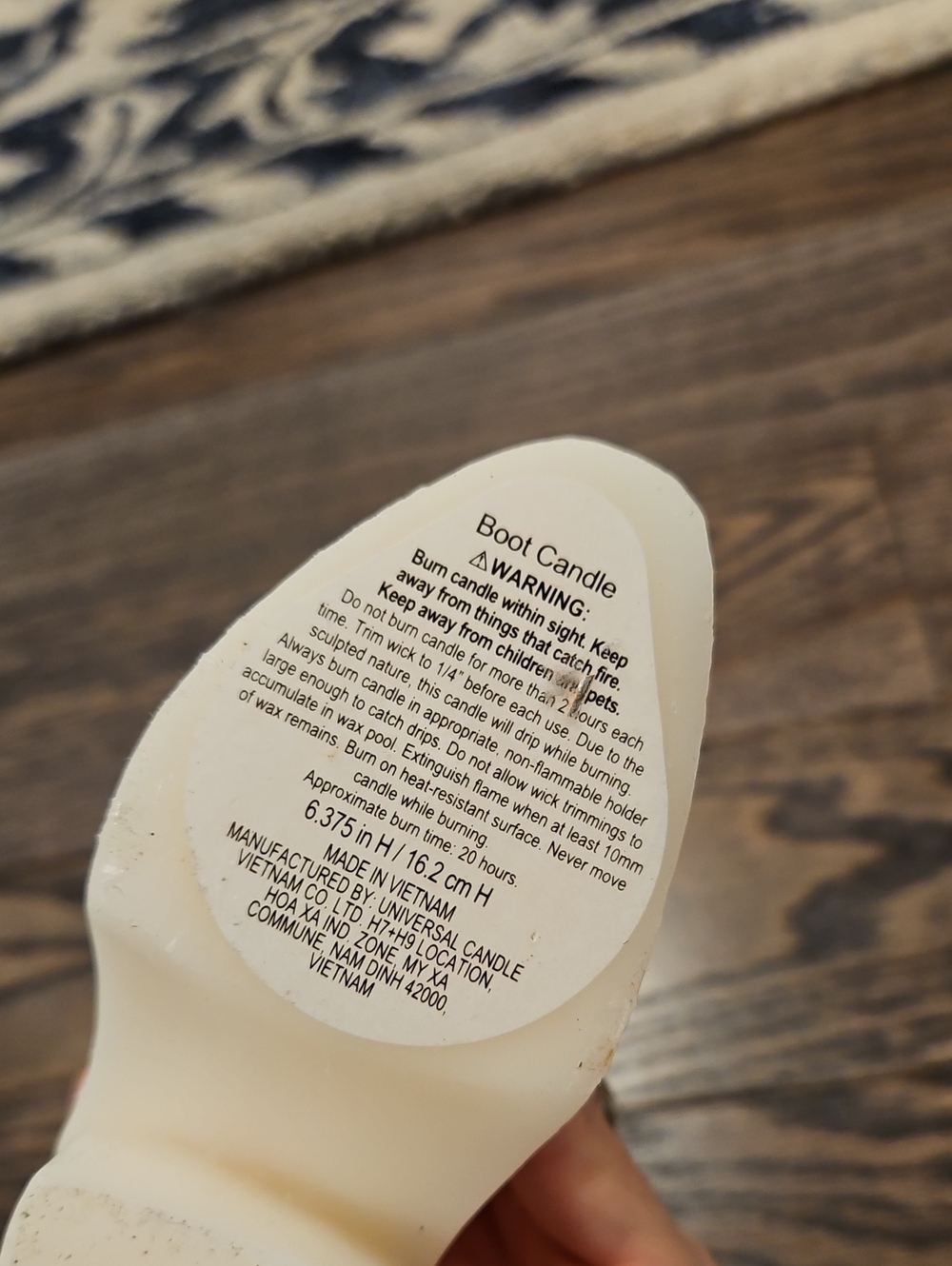 Ivory Boot Candle - Picture 4 of 4